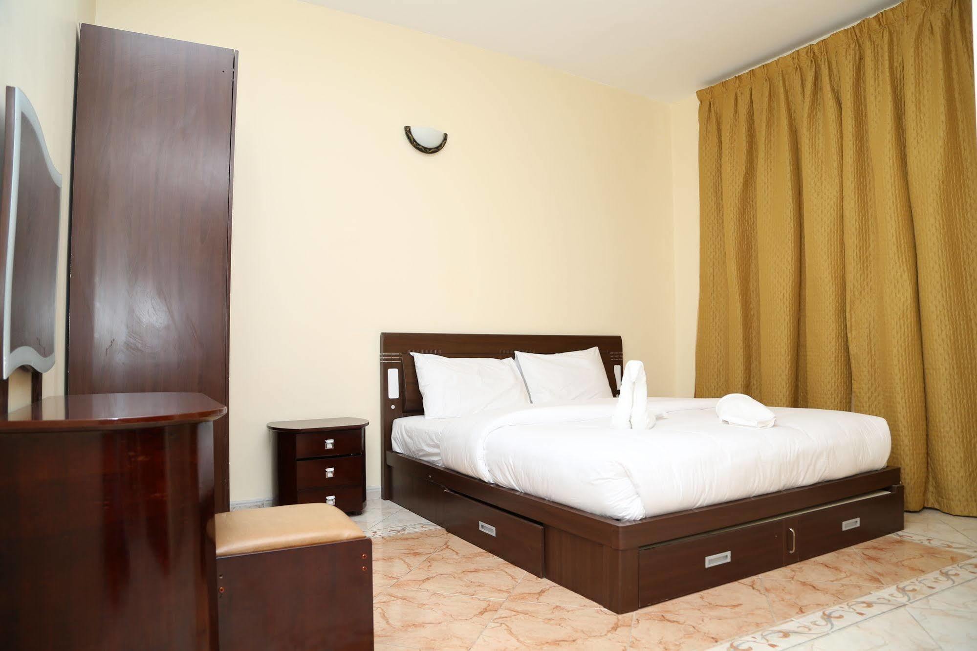Safari Hotel Apartments Ajman Exterior foto